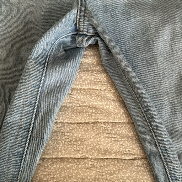 Levi’s wedgie bootcut light wash 27x30 PRICE FIRM - Picture 4 of 11